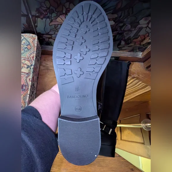 Elegant Black Knee High Boots - Picture 4 of 4